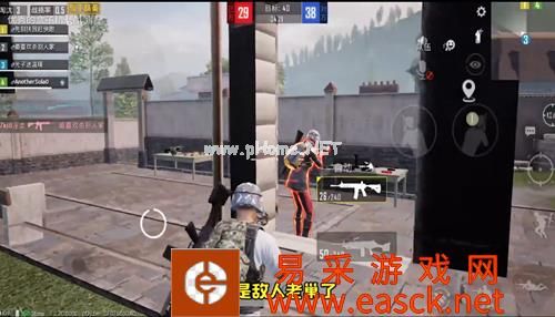 《和平精英》4V4敌人老家后面穿墙射击BUG