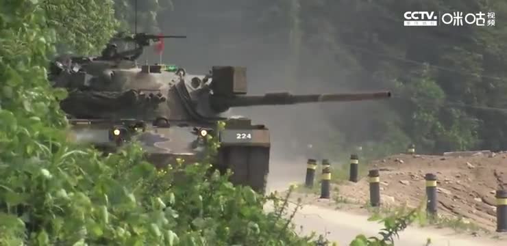 老当益壮的M48A5K“巴顿”坦克