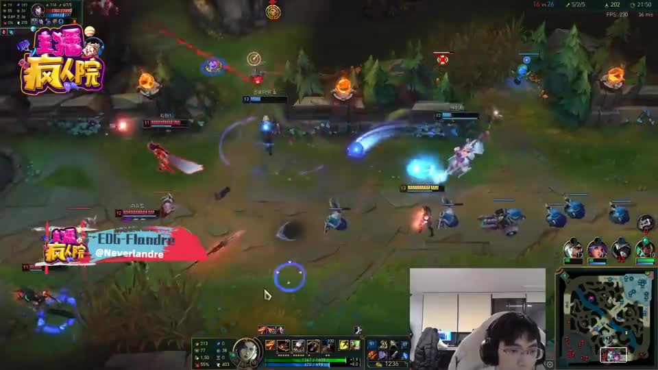 英雄联盟：圣枪哥女警回流身法 枪林弹雨火线穿梭