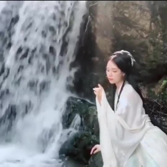 ️听说可爱会被传染，你快靠我近点