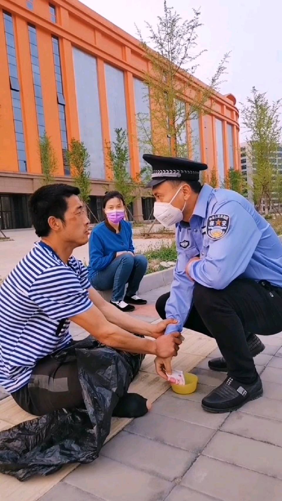 有些视频不能倒放！