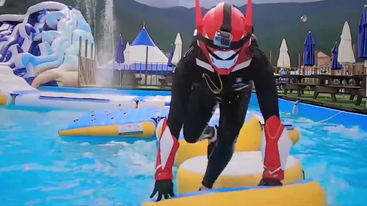 弗特特工闯关时遇到了小恐龙【萌萌快乐园】