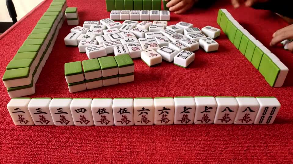 麻将：看小伙精彩展现清一色连七对，实力与运气并行，羡煞旁人