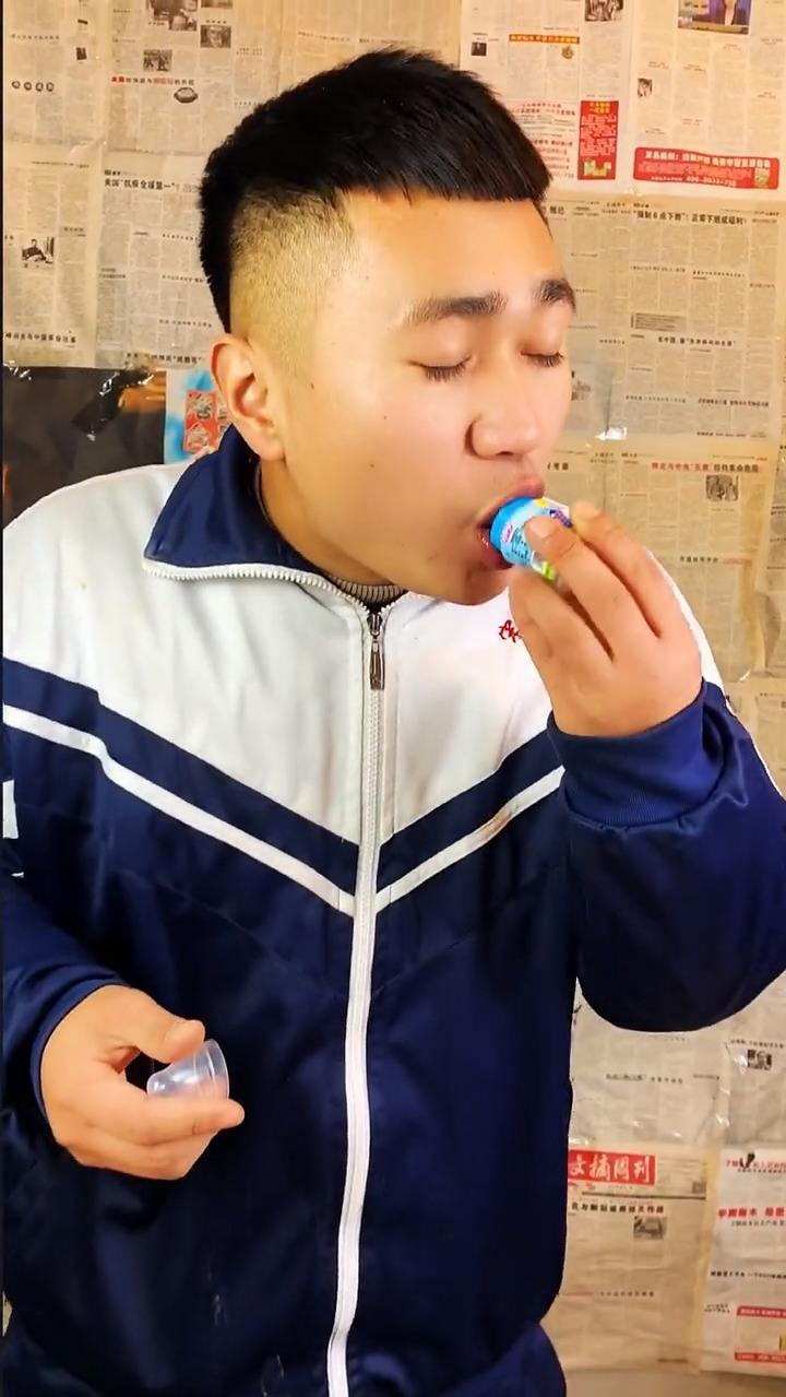 #春雨小视频计划#你会玩小粘手吗？玩过的都结婚有二胎了吧！