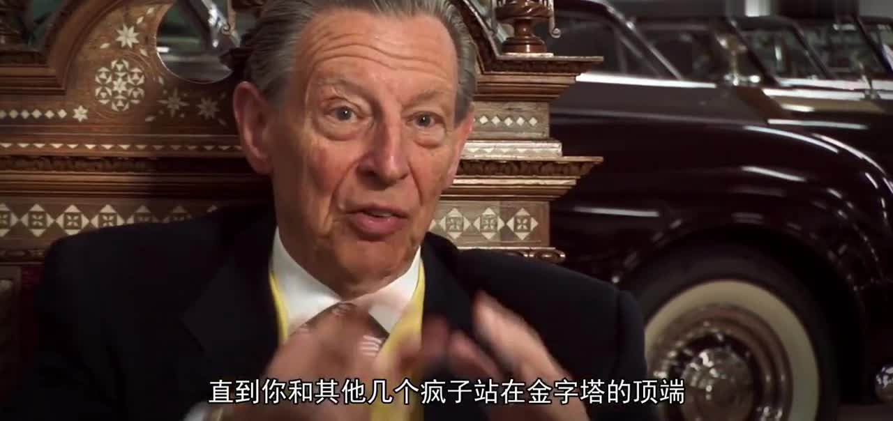 真·土豪玩家，200辆老爷车的私人车库，老大爷玩的就是情怀！