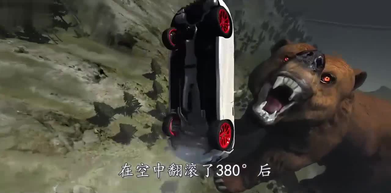 巨型黑熊VS高速汽车，会擦出怎样的火花？一口一辆太刺激了！