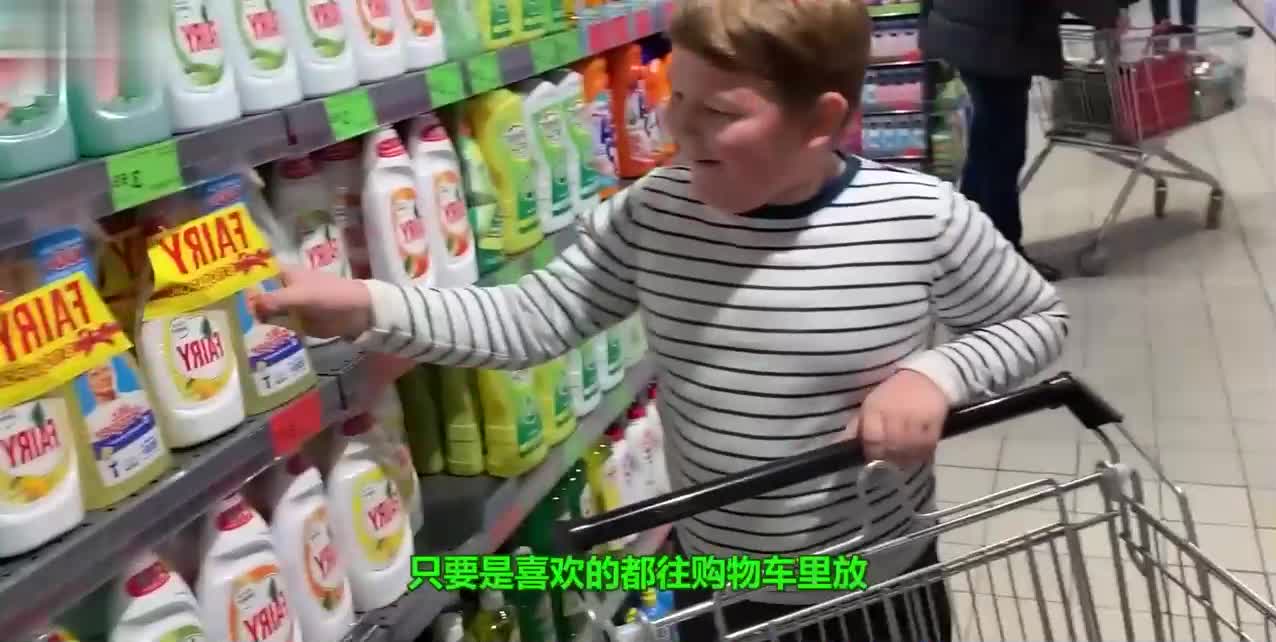 土豪游戏：给弟弟1000美元要求20分钟内花光，他能够做到吗？