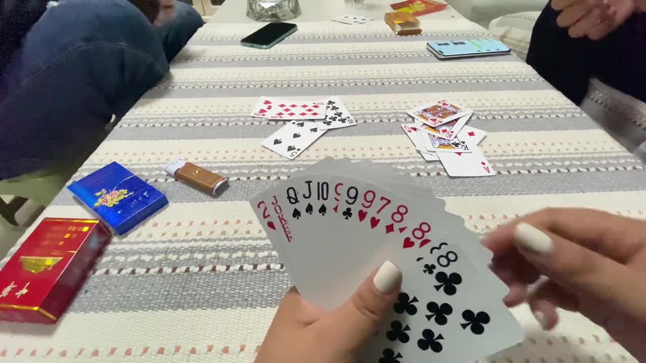 家人们 打得臭得立正 这牌真险啊 把A带出去了 