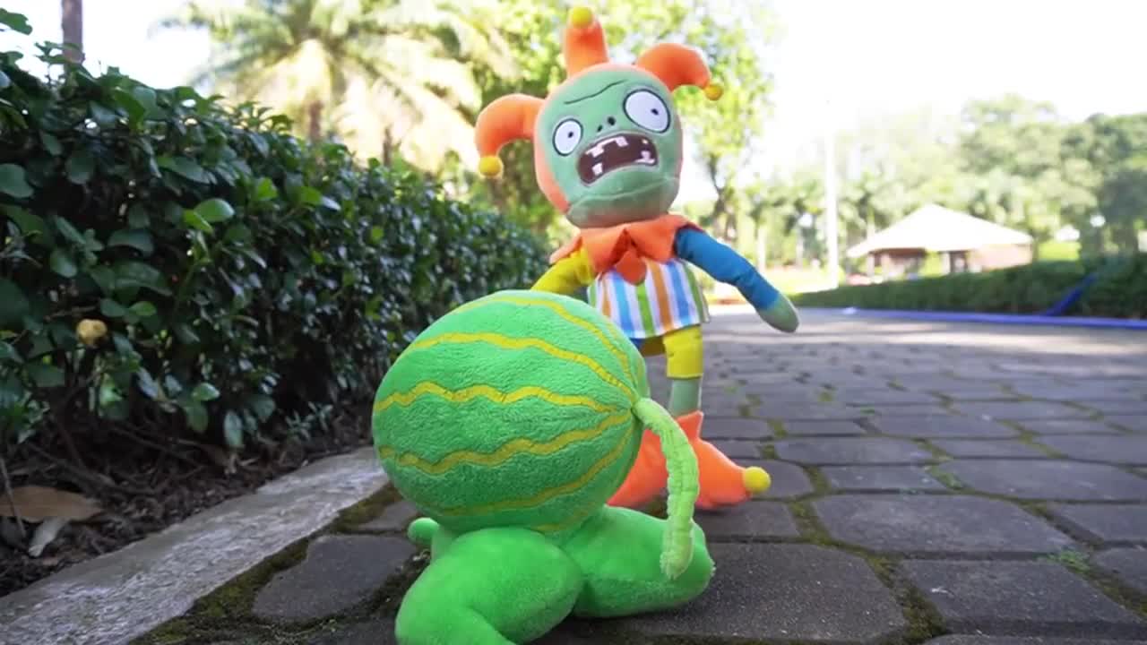 植物大战僵尸：西瓜投手用一个炮弹解决僵尸