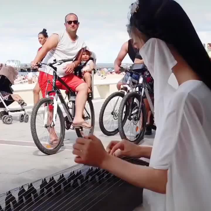 铅刀有干将之志，萤烛希日月之光