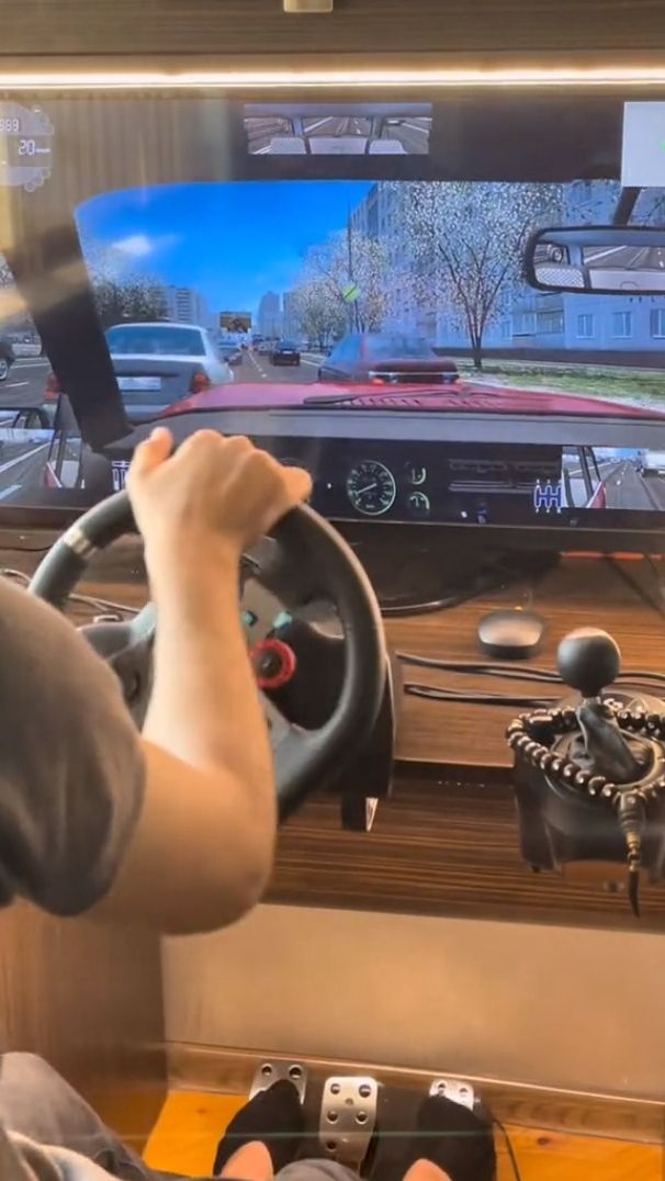 在游戏中驾驶技术都这么强，现实中一定是个秋名山老司机