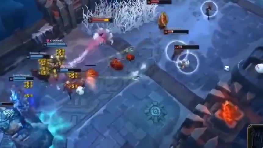 卡牌这波五杀抢的不错，一个Q下去直接全部收割！