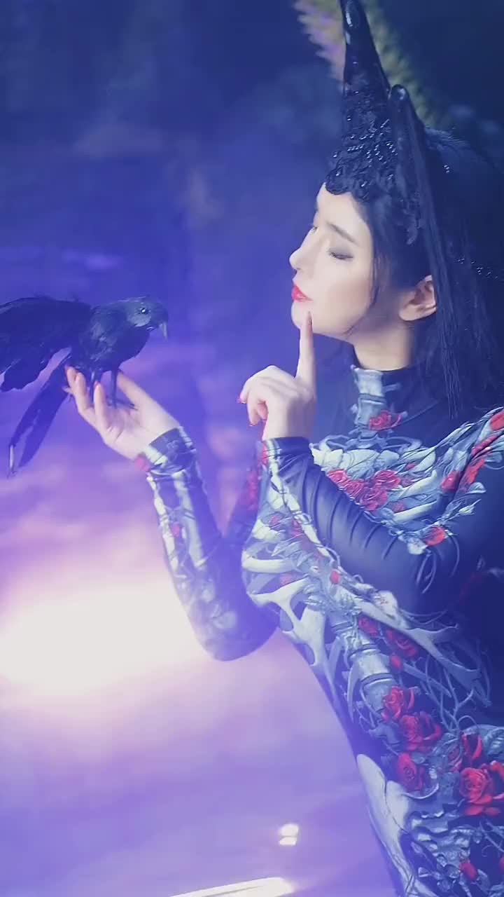 今天有人问我男孩子的嘴软不软 我一个穿泳衣的怎么知道
