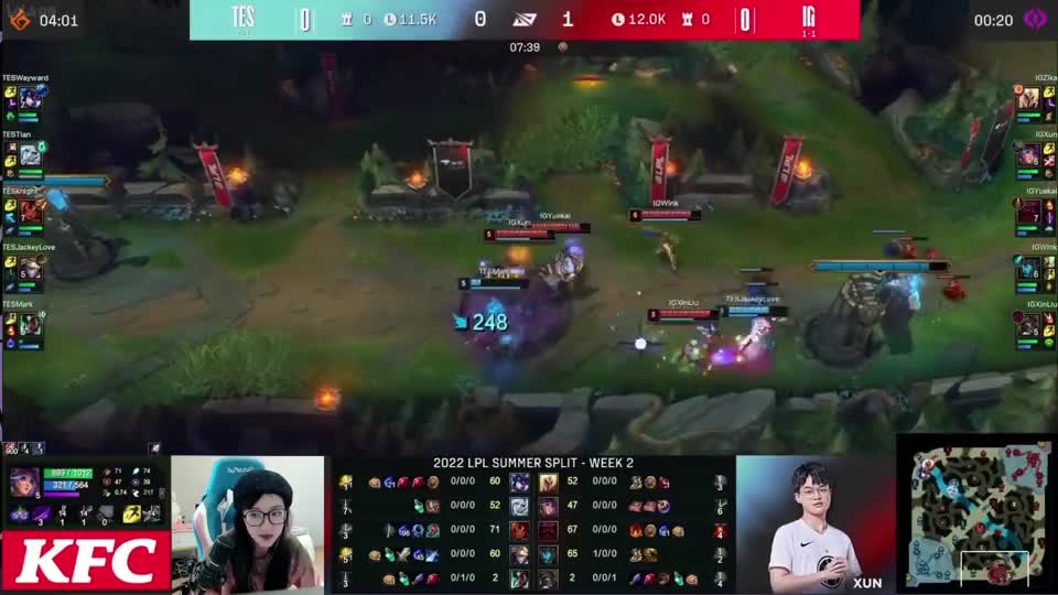 各解说看TES下路EZ卡尔玛组合7分钟0\-3，水晶哥：下路闷掉啦，结束了啊