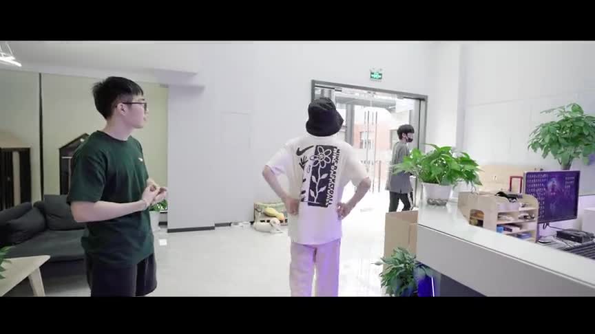 《ELOG》S11世界赛特别篇：EDG抵达冰岛，我们来了！