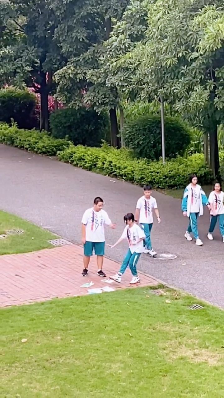 请问我这个配乐对不对啊？