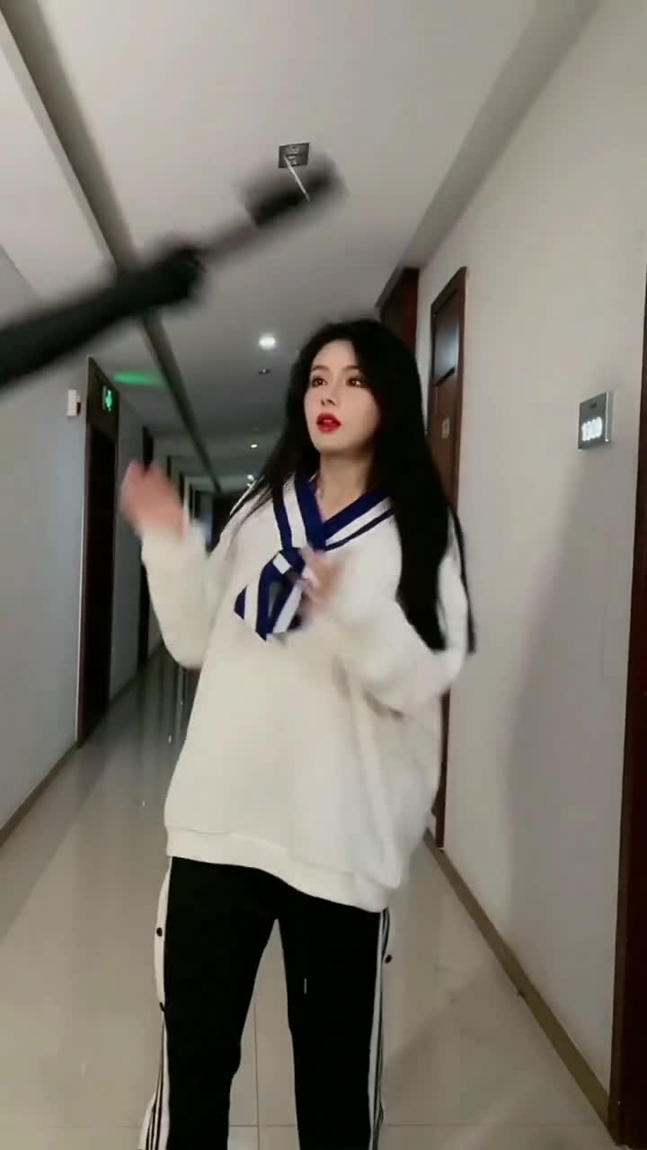 恭喜EDG夺冠，#我来兑现flag了