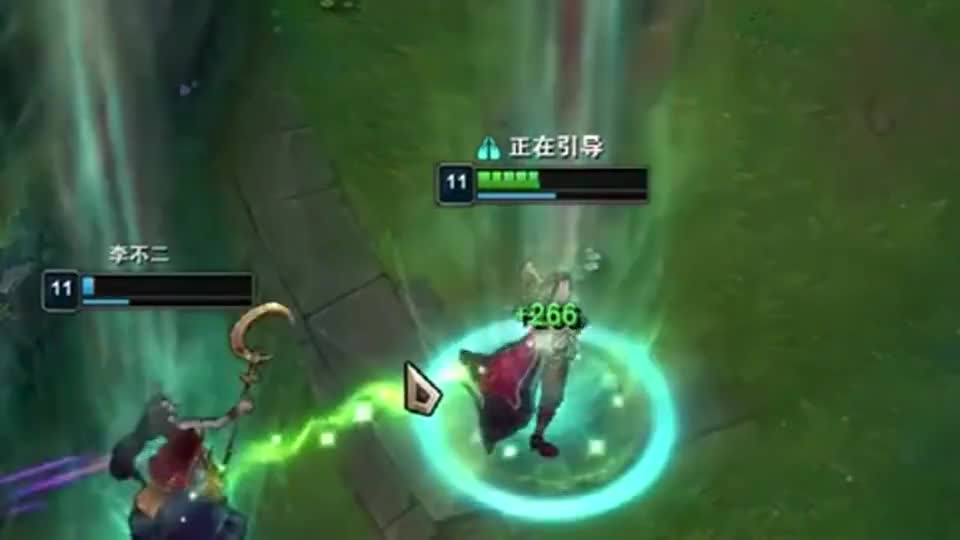 奶妈用最后的血奶了薇恩一口，结果还是没躲过死歌的大招！