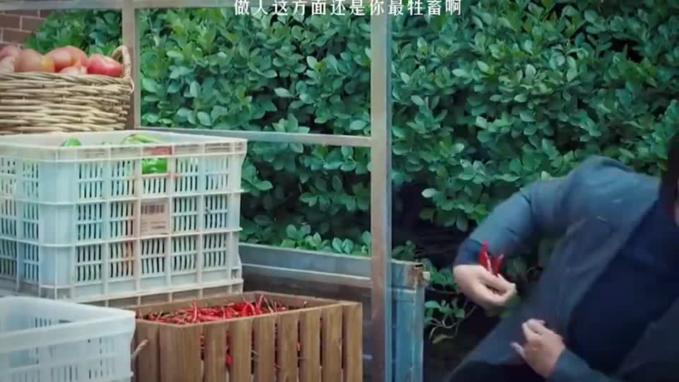 你打电话给我干嘛,我现在炸猪蹄呢