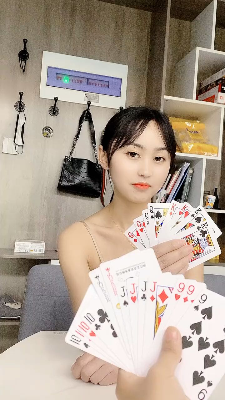 王炸都给你了，求求你让我输吧