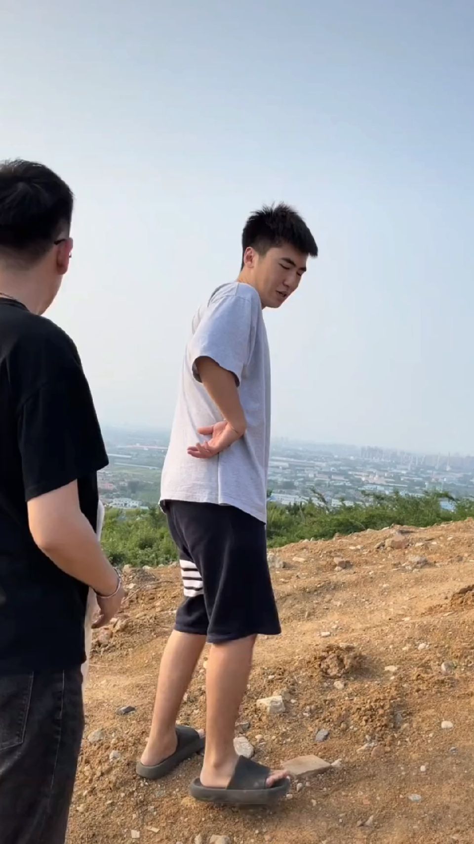 躲猫猫躲哪去了……