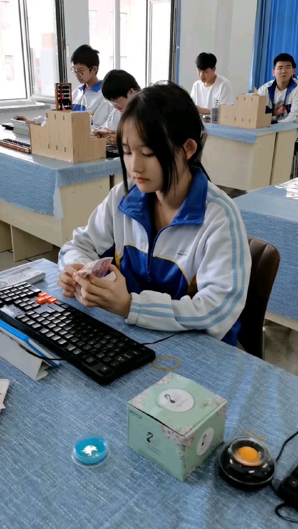 小姐姐手速快啊