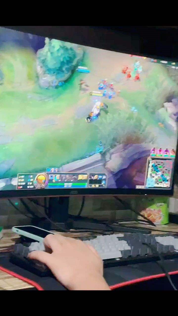 英雄联盟：看到这种情况我该怎么办？在线急等！