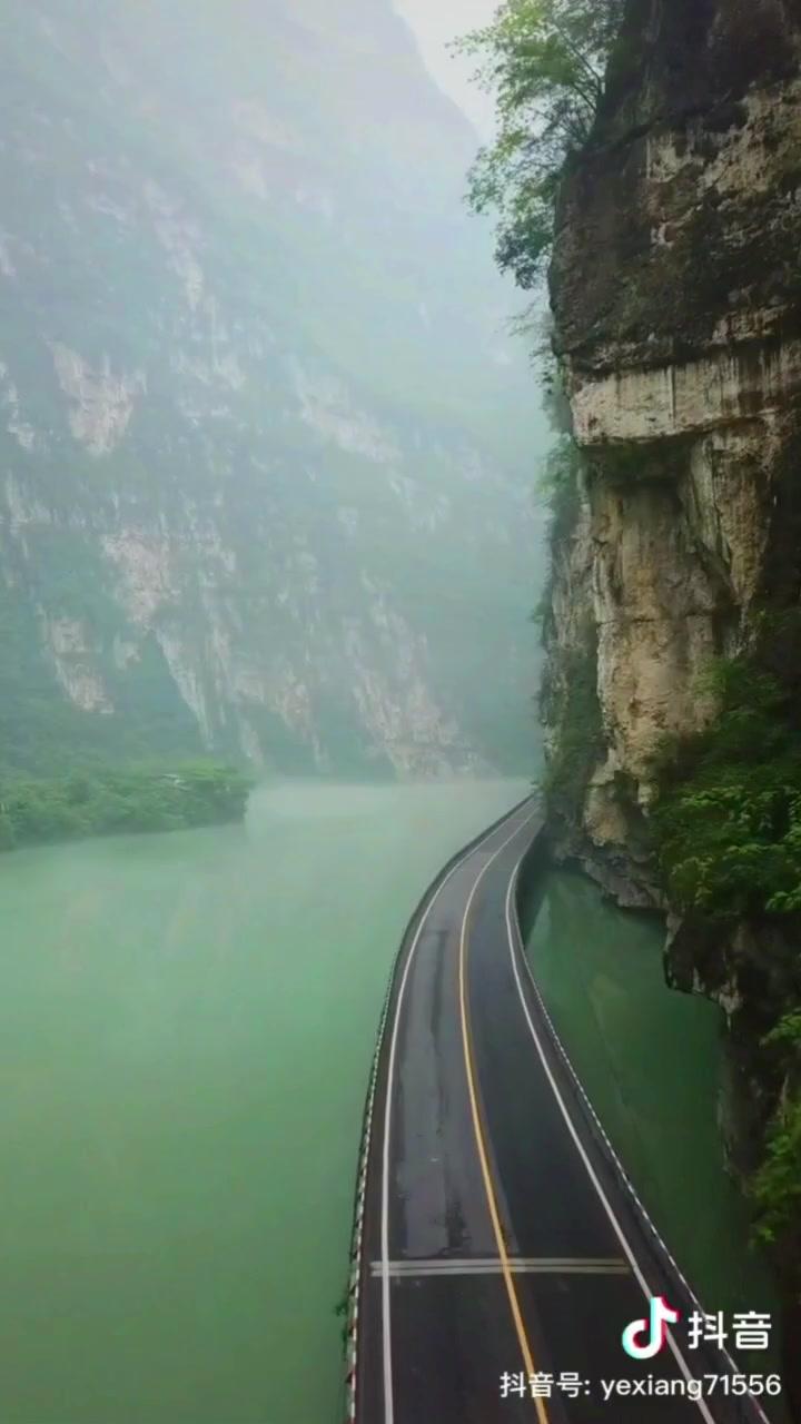老了疯一把是一把！