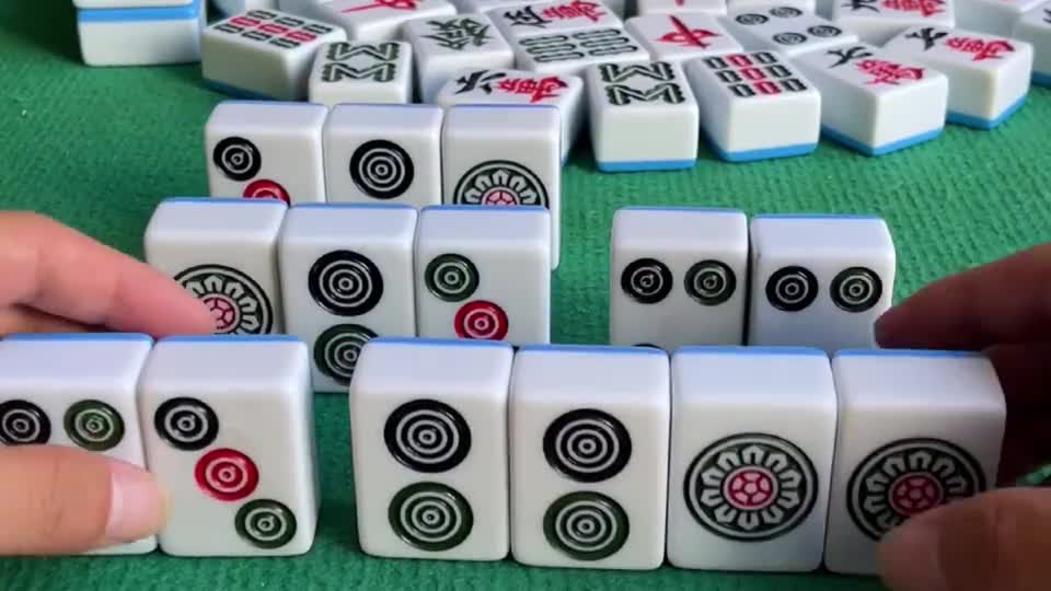 清一色太难玩了，胡什么都看不懂？