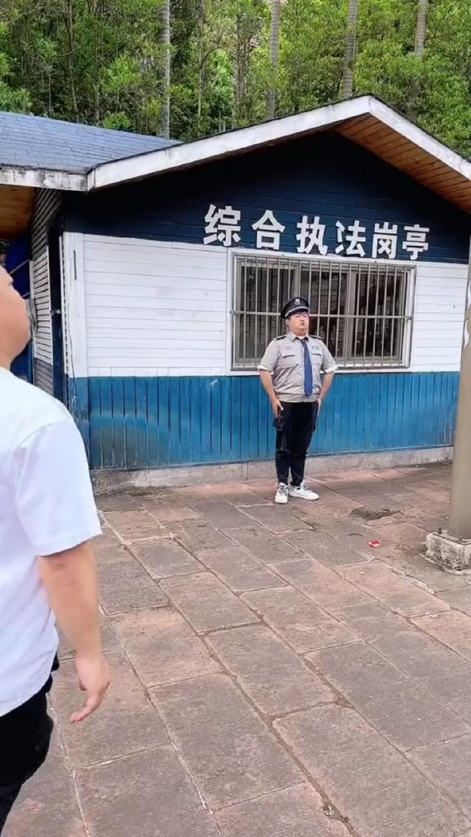 #风起小视频新手计划#怎么每天都有人想进我们小区