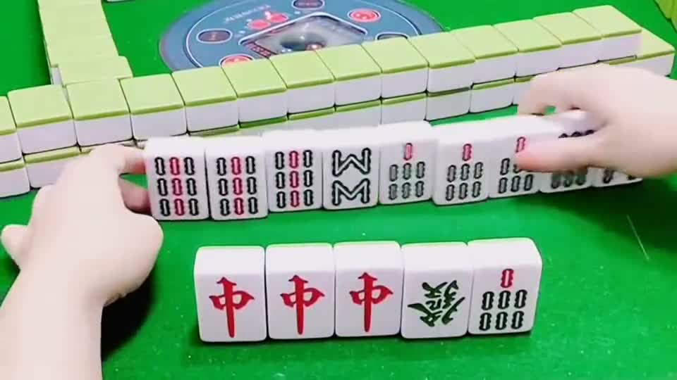 拿到这么绝的牌，想不到被对家截胡了