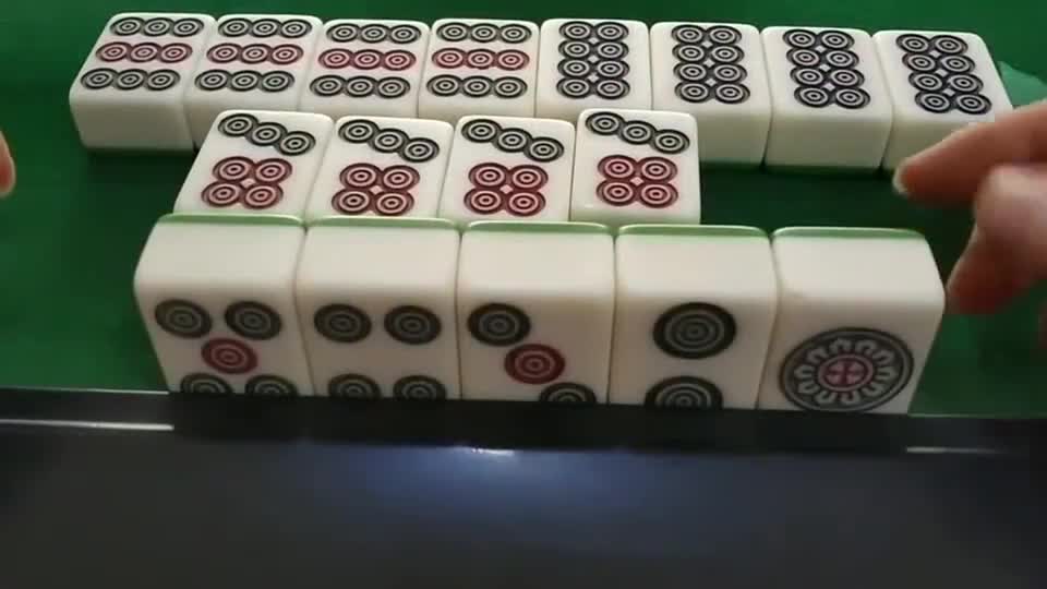 麻将：这把牌感觉也没打错啊，怎么就胡不了啊