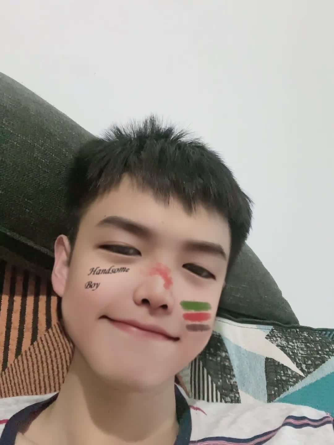 我真是幸运，今天又刷到你了。他哭！！了了！！