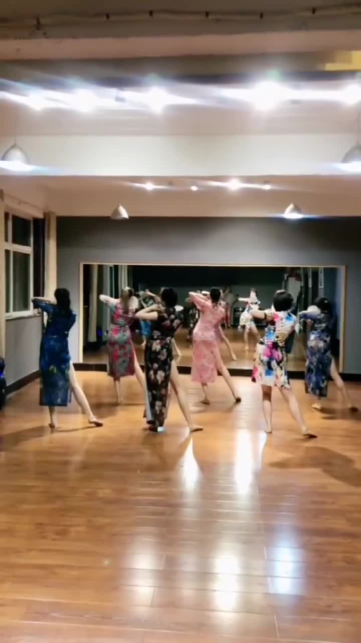 我以偷瞄结束一切