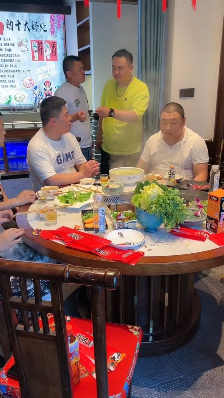 不怕神一样的敌人，就怕猪一样的队友。