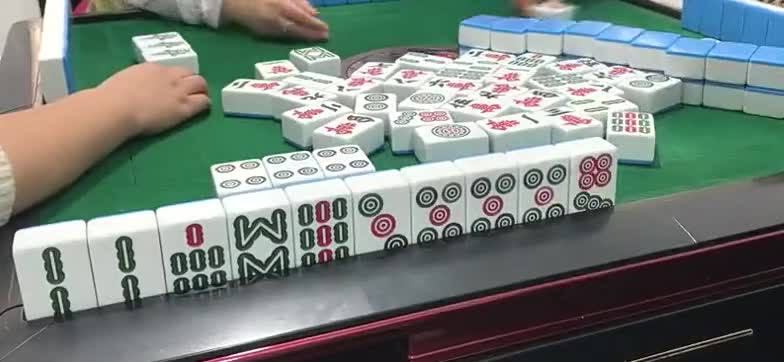 四川麻将：可怜一把遭三个大牌，幸运女神宠爱有加