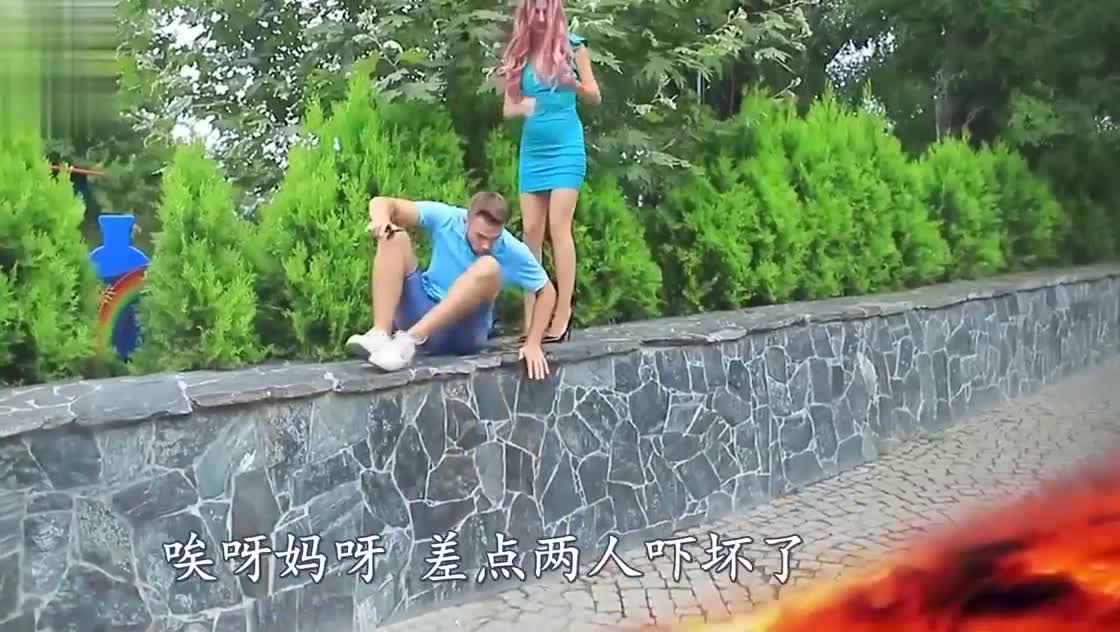 房间被岩浆覆盖，国外美女如何绝地求生，这反应太机智了！