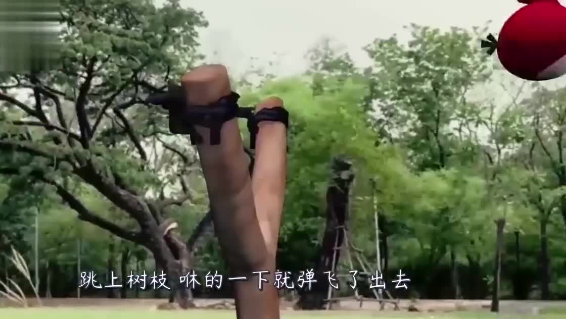 愤怒的小鸟大战僵尸，大嘴鸟疯狂输出，场面相当激烈！