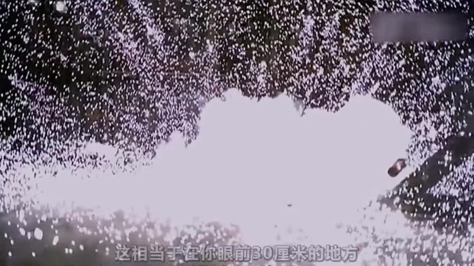 遇到闪光弹，闭上眼就没事了真实投弹测试，游戏骗得我们好苦！
