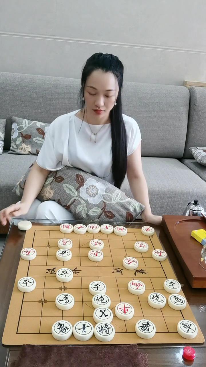喜欢象棋的朋友可以关注我，可以一起讨论