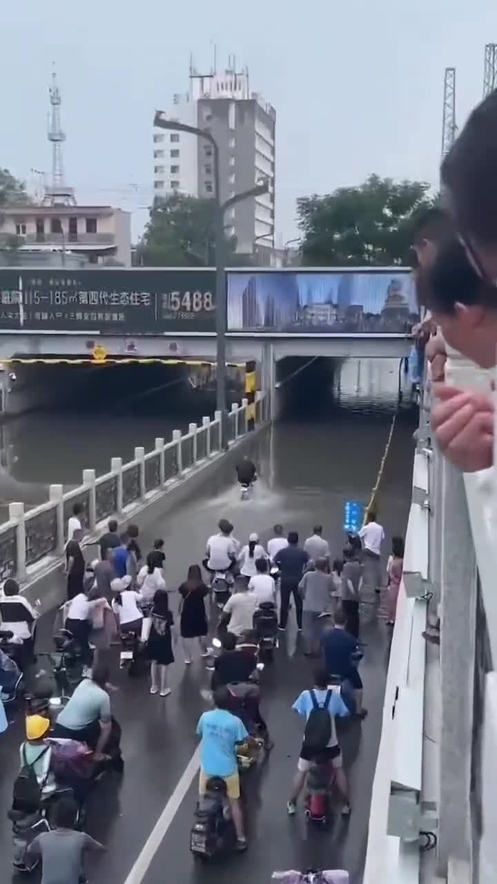 我原本以为吕布已经很猛了，没想到有人比他还猛