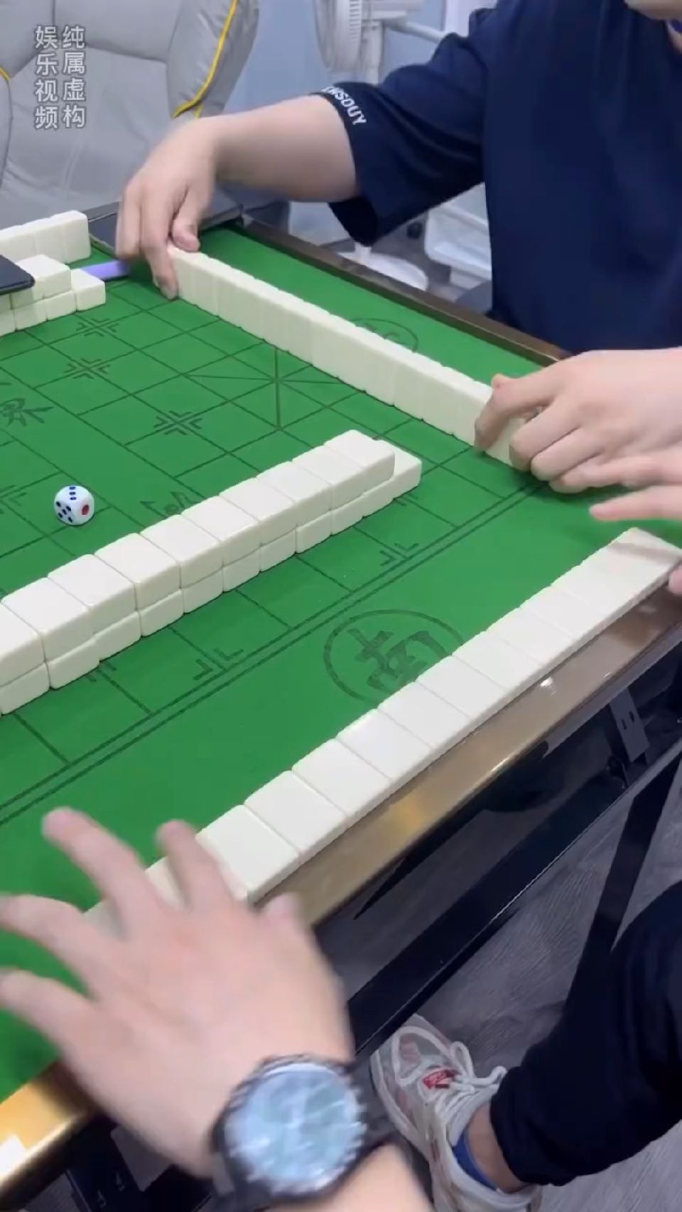 哪个牌型更大呀？亏了还是赚了！