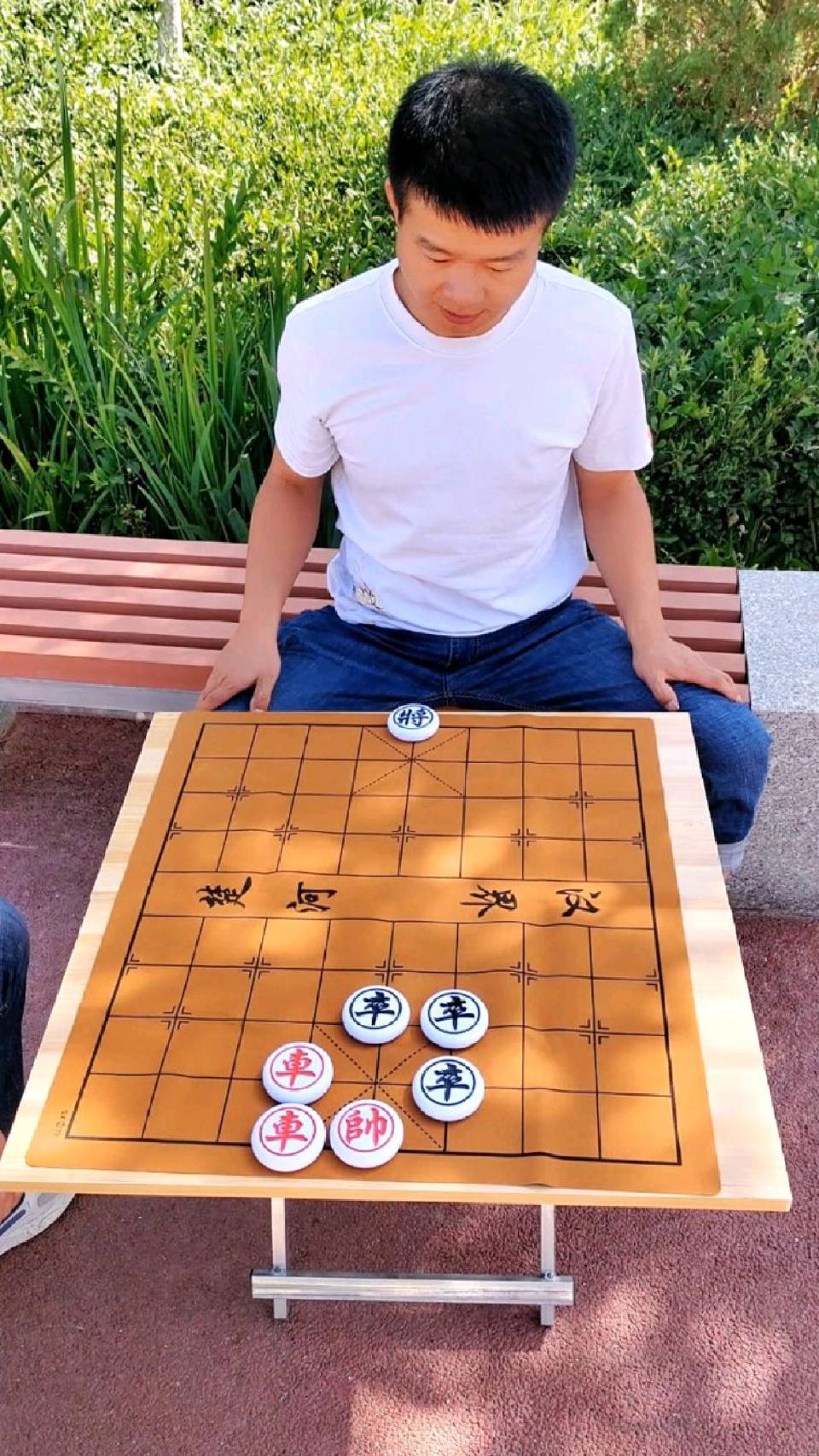 到底是黑棋赢呢？还是红棋胜呢？