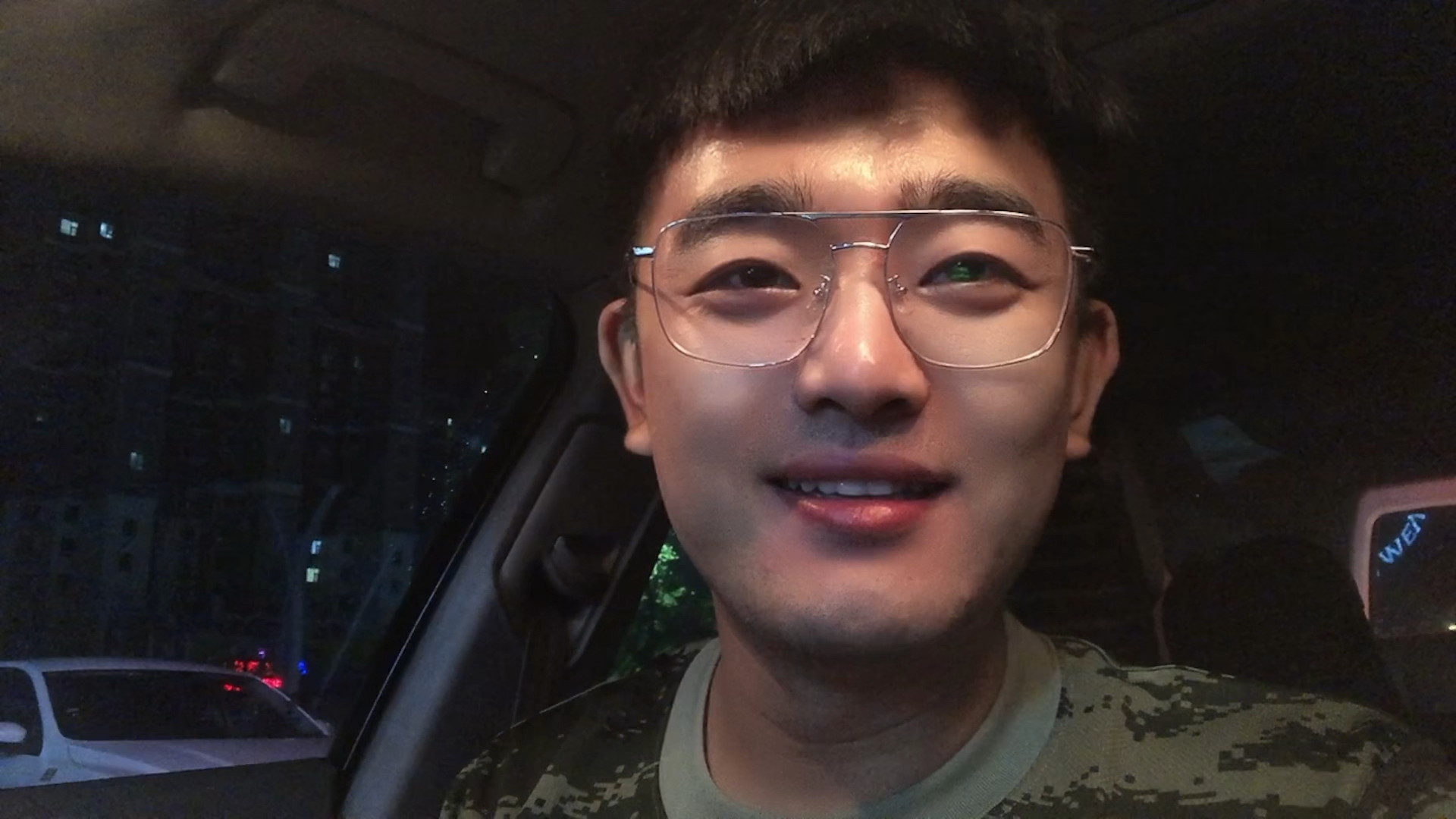 深夜放毒了，哈哈 #我是Vlogger 