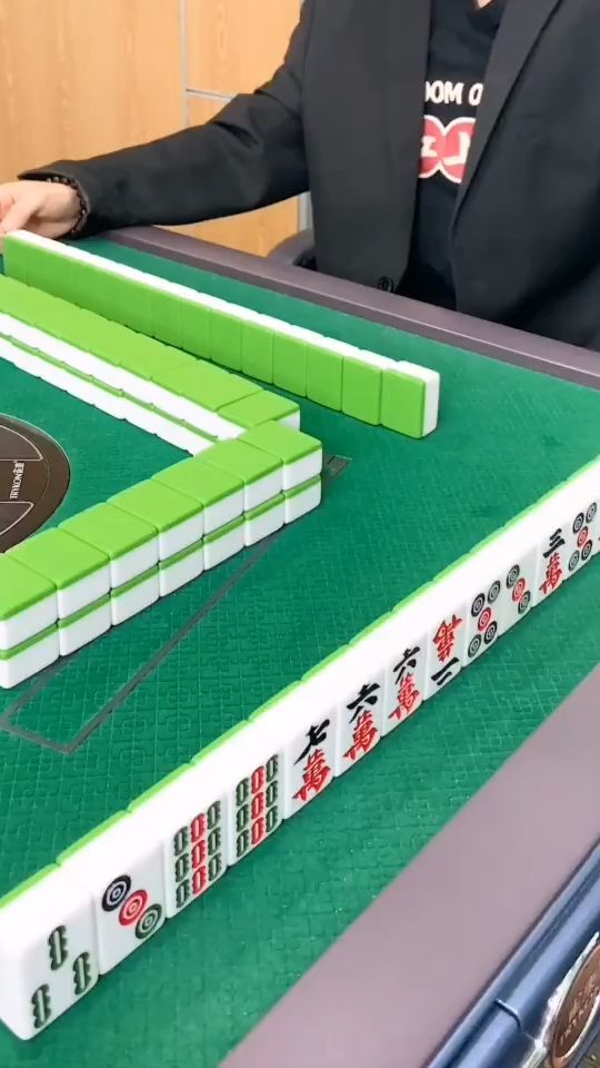 反转麻将：看牌我是故意的，一万也是我故意的