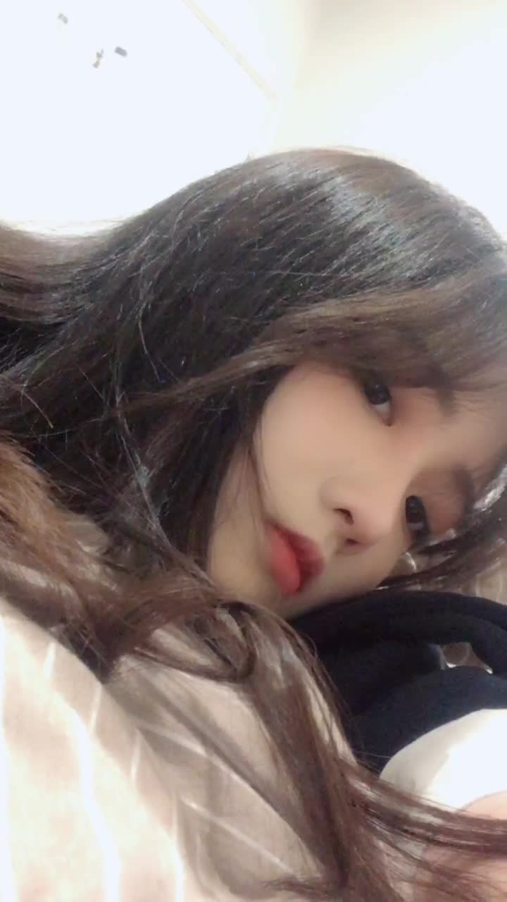 认真敷衍一下我的小可爱们 （⑉･̆\-･̆⑉）  还有我不玩ks 也没有粉丝群！！！大家不要被骗！！！