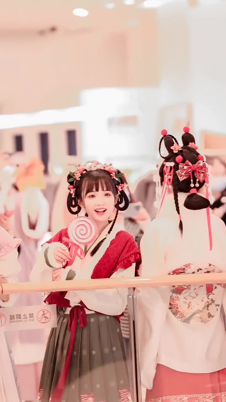 对面的小仙女看过来