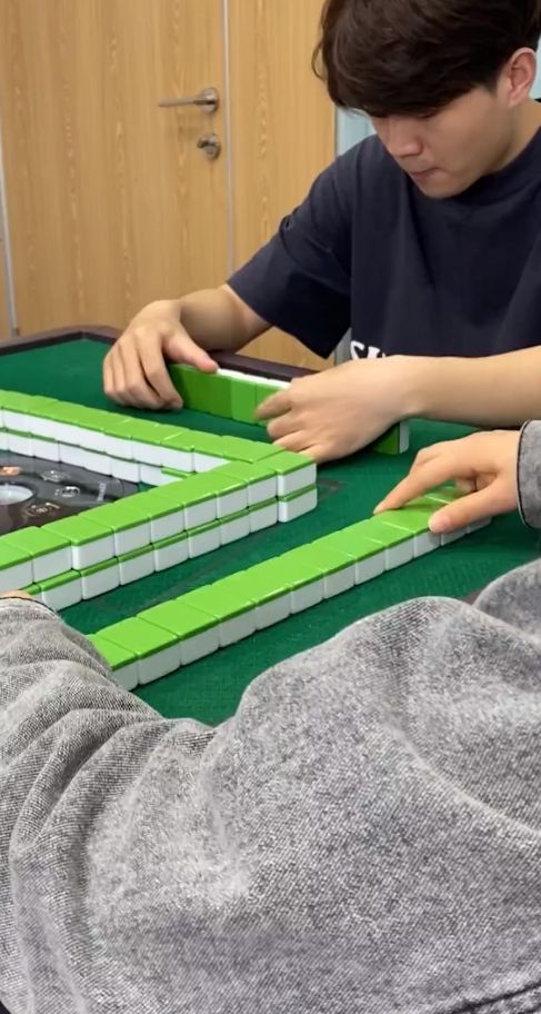 反转麻将：我无力压制你了，我选择摆烂