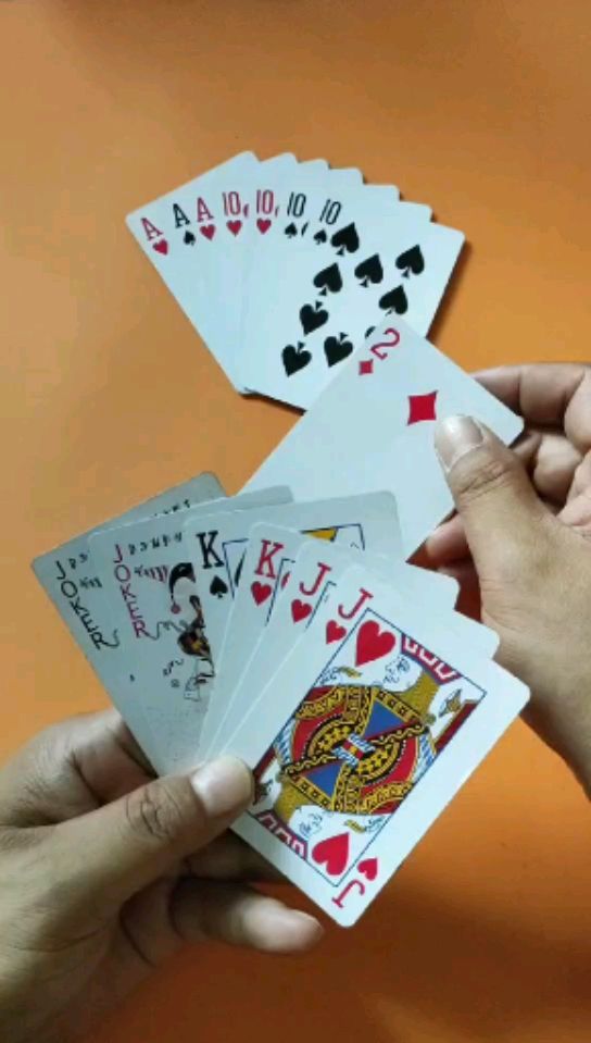 这牌看着简单，但打起来不容易呀