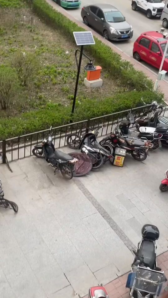大白送货都不忘练就一身本领哇厉害了我的哥